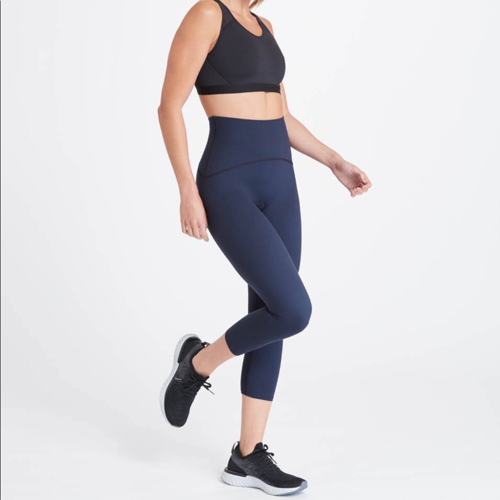 Spanx Booty Boost Cropped Legging